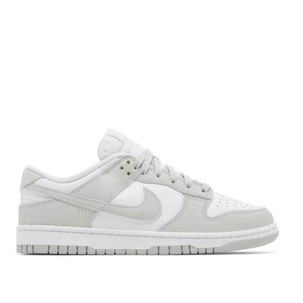 Nike Dunk Low 'Light Silver
Corduroy'